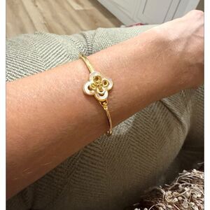 TORY BURCH KIRA CLOVER 18K GOLD BRACELET